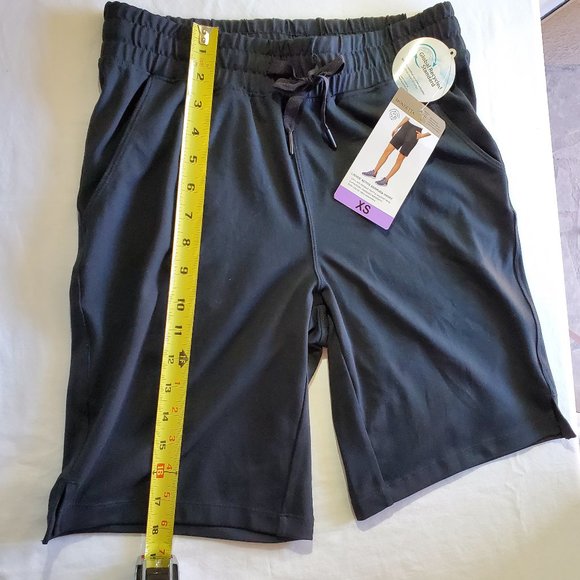 MONDETTA Ladies Active Bermuda Black Short, Size XS - Picture 11 of 15